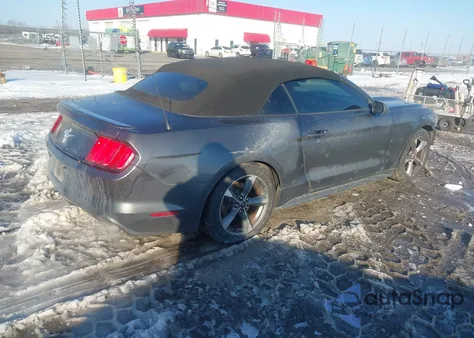 2016 Ford Mustang V6 z USA, uszkodzony, nr VIN 1FATP8EM4G5336255